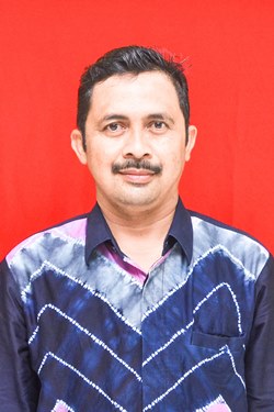 <center>Kepala Perpustakaan/ Ibadah<br>Drs. H. BARKATULLAH</center>